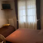 Au Vieux Puits Hotel