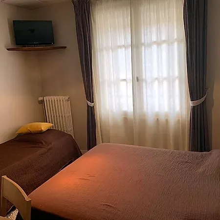 Hotell Au Vieux Puits *