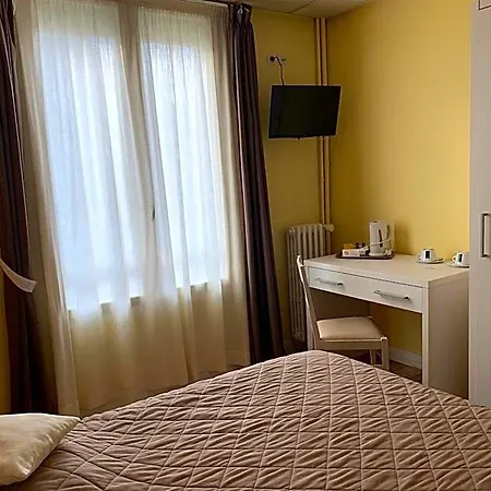 Hotell Au Vieux Puits *