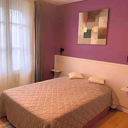 Hotell Au Vieux Puits
