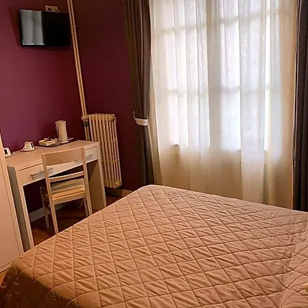 Au Vieux Puits Hotell